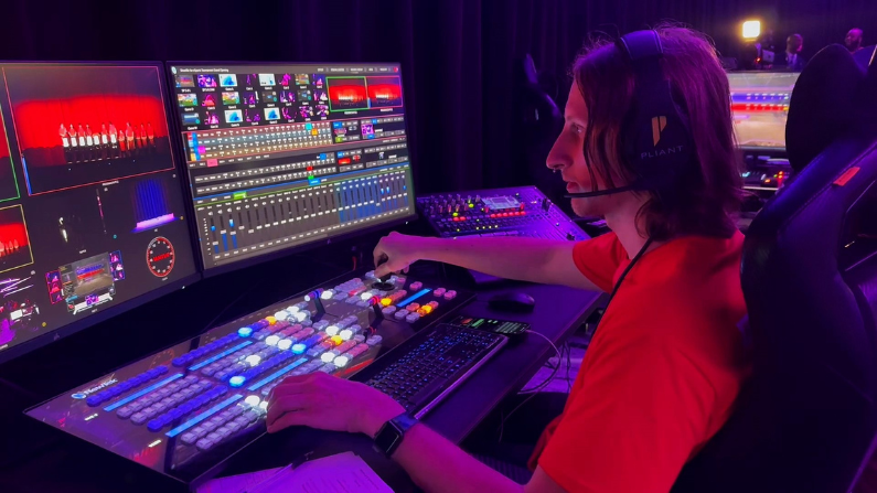 PLAINFIELD HIGH SCHOOL UPGRADES TO PLIANT® TECHNOLOGIES AFTER MAJOR AUDITORIUM RENOVATION