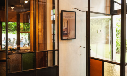 A recipe for success: Historic Belgian restaurant takes paper off the menu with ‘zero power’ Philips Tableaux installations